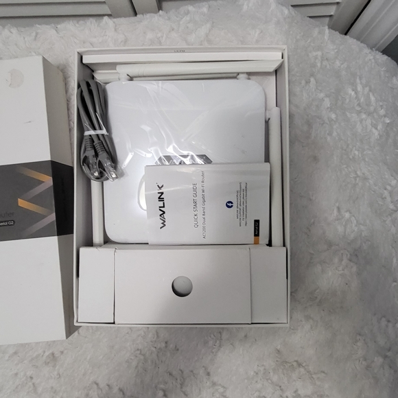 WAVLINK AC1200 Band Gigabit Wi-Fi Router - Picture 3 of 3